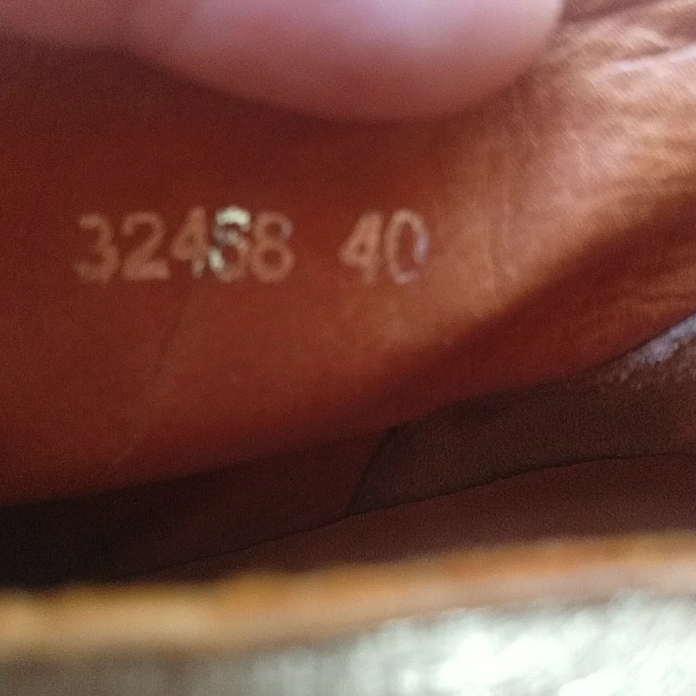 Everybody by B.Z. Moda Slip on Heeled Leather Shoes - Picture 4 of 11